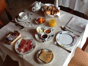 Opțiuni de mic dejun disponibile oaspeților de la La Locanda del Melograno