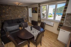 Kuchyň nebo kuchyňský kout v ubytování Apartment Any