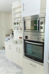 Kuchnia lub aneks kuchenny w obiekcie GR Suites Boutique Picasso