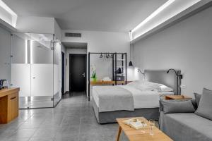 Posezení v ubytování Naves Suites + 37 fotografií