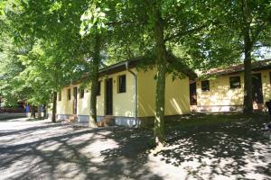 Budova, v ktorej sa dovolenkový park nachádza