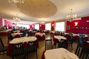 Restaurace v ubytování Hotel Corona + 37 fotografií