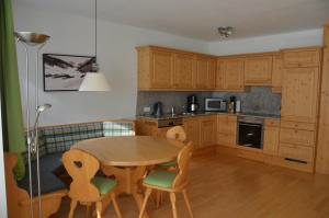 Kuchyňa alebo kuchynka v ubytovaní Appartement am Schlatterberg