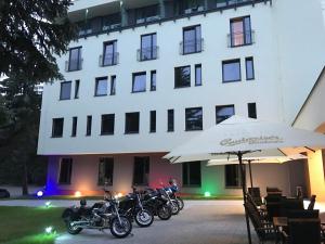Budynek, w którym mieści się hotel