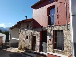 En generel udsigt til bjerge eller udsigt til bjerge taget fra landstedet