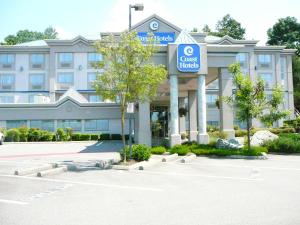 Gallery image of Coast Abbotsford Hotel & Suites in Abbotsford