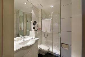 Apart Hotel Amadeo的一间浴室
