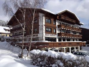Obiekt Hotel Alpenrose zimą