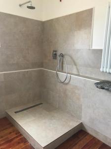 A bathroom at Corte di Pellio