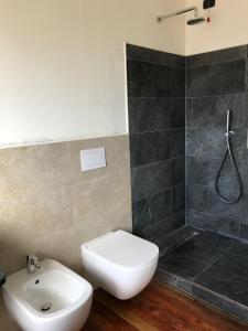 A bathroom at Corte di Pellio