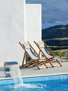 The swimming pool at or close to Lithos Luxury Rooms (Adults Only)
