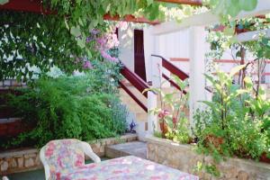 Zahrada ubytování Apartments Lovor