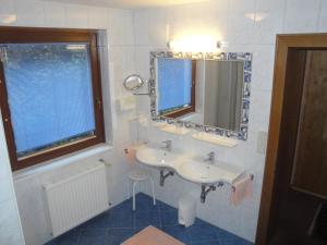 Koupelna v ubytování Pension & Appartement Steinwender