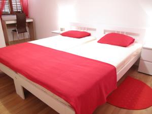 Postel nebo postele na pokoji v ubytování Illy City Centre Apartment