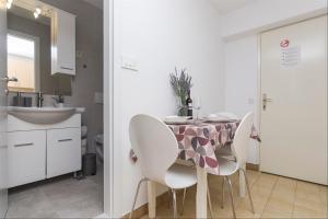 Kuchyňa alebo kuchynka v ubytovaní Apartments Garmaz