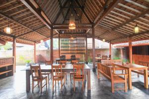 A restaurant or other place to eat at Wahid Borobudur