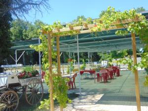 Imagen de la galería de Le Relais de la RN7, en Châteauneuf-du-Rhône