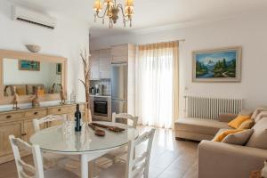 Kuchyňa alebo kuchynka v ubytovaní Panos Apartment Naousa