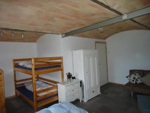 Nordkap Farm Holiday & Hostel客房内的一张或多张床位