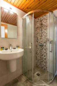 Koupelna v ubytování Hotel Akti