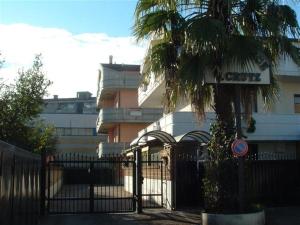 a wrought iron fence in front of a building at Bed & Breakfast Oasi in Pescara