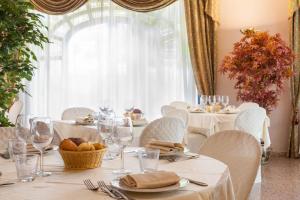 Restaurace v ubytování Hotel Le Rotonde