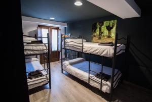 Uma ou mais camas em beliche num quarto em Koikili Aterpetxea