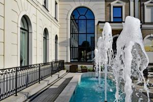 Bazén v ubytování Hotel Mansor nebo v jeho okolí