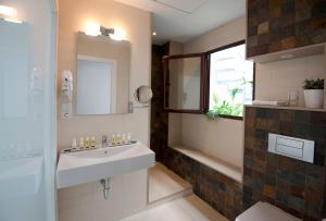 Koupelna v ubytování Mardenit Hotel Boutique