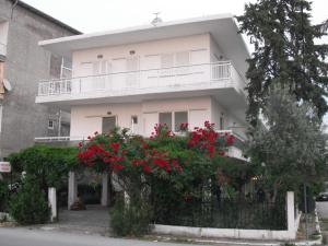 Gallery image of Aris House in Paralia Katerinis