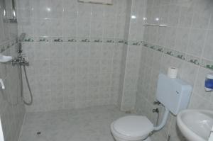 
A bathroom at Beyaz Kale Hotel
