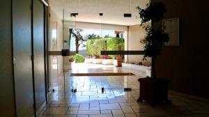 Bazén v ubytování Les Jardins de Villefranche nebo v jeho okolí