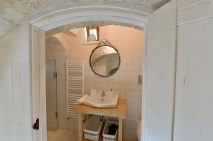 A bathroom at Suite Curcuma