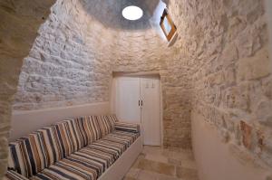 A seating area at Suite Curcuma