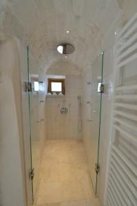 A bathroom at Suite Curcuma