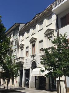 The building in which Az apartmant is located