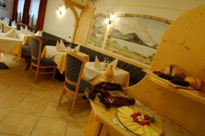 Restaurace v ubytování Hotel Falzares