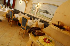 Restaurace v ubytování Hotel Falzares