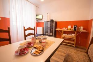 Kuchyň nebo kuchyňský kout v ubytování Phiros B&B