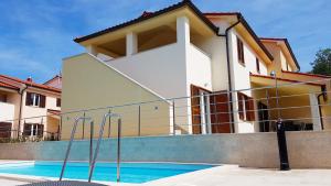 Bazén v ubytování Villas Simag nebo v jeho okolí