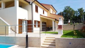 Bazén v ubytování Villas Simag nebo v jeho okolí