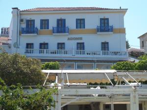Gallery image of Adonis Rooms in Skopelos Town