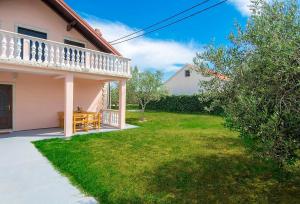 Vonkajšia záhrada v ubytovaní Vacation house Maslina