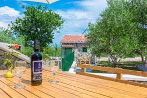Nápoje v ubytovaní Vacation house Maslina