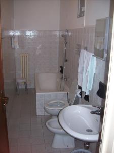 Ein Badezimmer in der Unterkunft Hotel Valle Intelvi