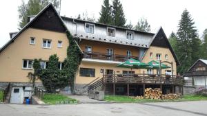 Budova, v ktorej sa hotel nachádza