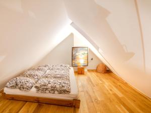 Postel nebo postele na pokoji v ubytování Apartments No.59 Loket