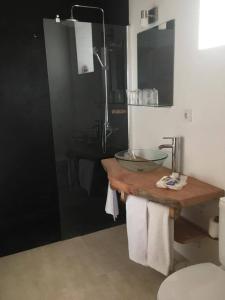 Phòng tắm tại Casas da Quinta