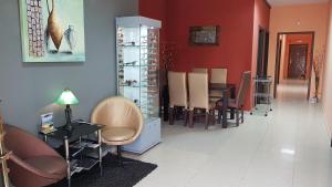 A seating area at Aheloy Apartments
