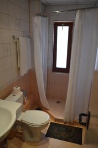 Koupelna v ubytování Stankoff Hotel + 37 fotografií